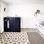 Nest Apartment *