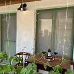 Nest Apartment *